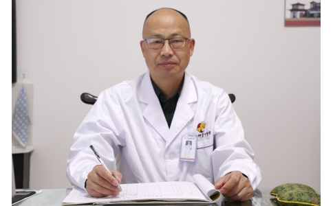 喜訊！熱烈祝賀馬志忠主任榮獲第二屆國醫(yī)大師劉志明（湘潭）中醫(yī)藥發(fā)展貢獻獎，并入選全國基層名老中醫(yī)藥專家傳承工作室建設項目